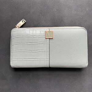 Victoria's Secret Zip Around Wallet Mint Green Faux Croc Palm Leather Gold‎ Logo